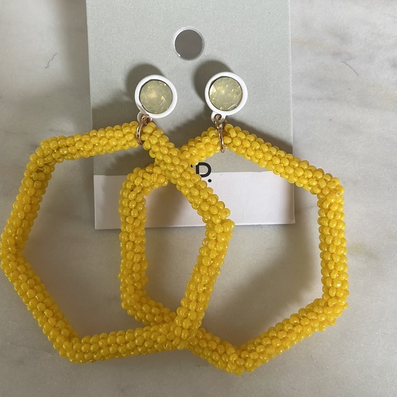 Earrings - Picture 5 of 6